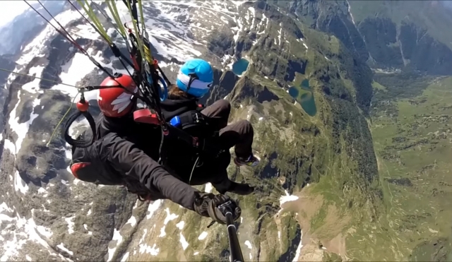  Sobre los lagos azul verdosos 