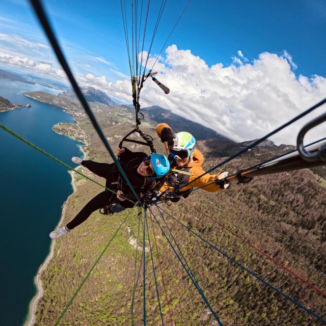 Salto en parapente sobre el lago de Annecy, 25 min