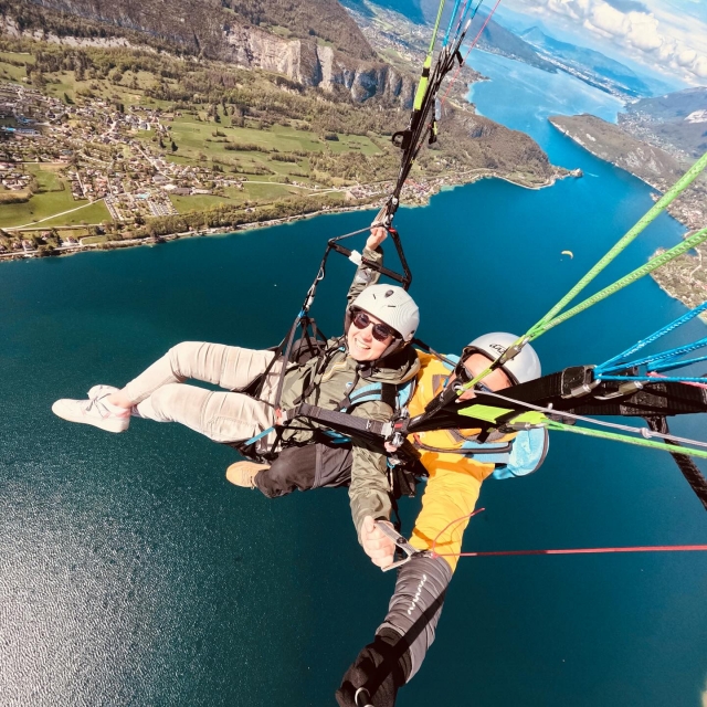  Volar en parapente biplaza