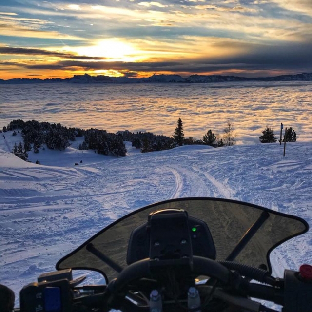 Por encima de las nubes 