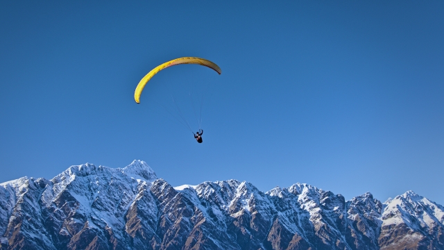 Una odisea aérea sobre las crestas de los Alpes 
