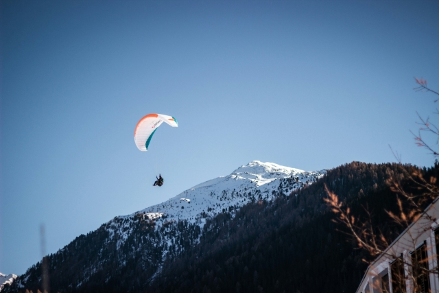  Vuelo en parapenle por el cielo de Saboya 