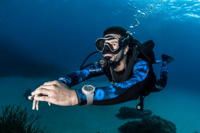  Buceador en el Mediterráneo
