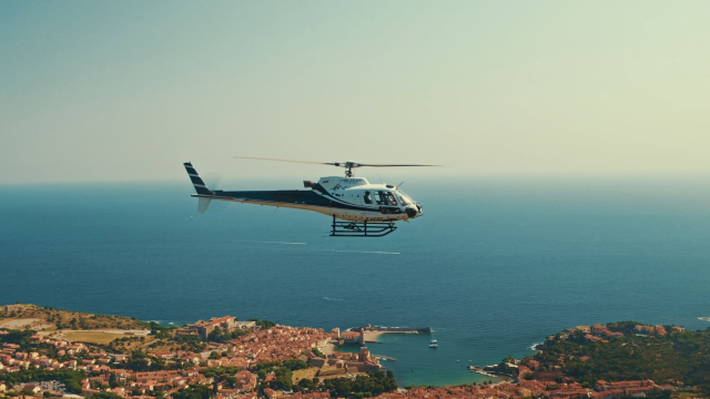  Sobrevolar la costa Vermeille en helicóptero 