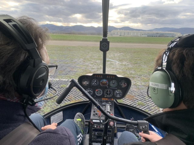 ¡Domina el Robinson 44 con nuestro piloto! 