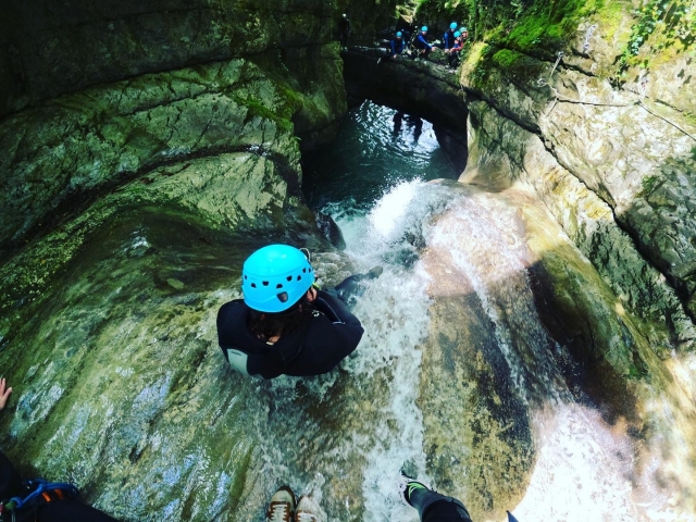  Paso de un estrecho túnel 