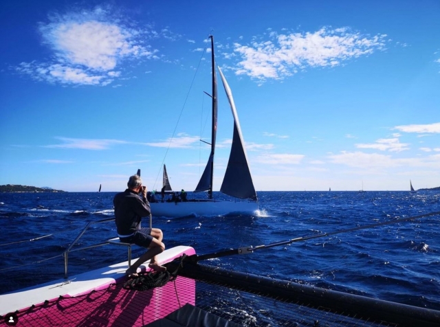  dar un paseo en catamarán en familia 