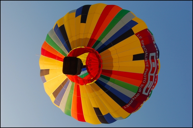  Uno de nuestros globos aerostáticos visto desde abajo