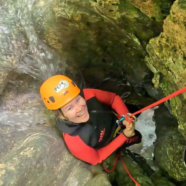  Nos deslizamos en el agua fresca 