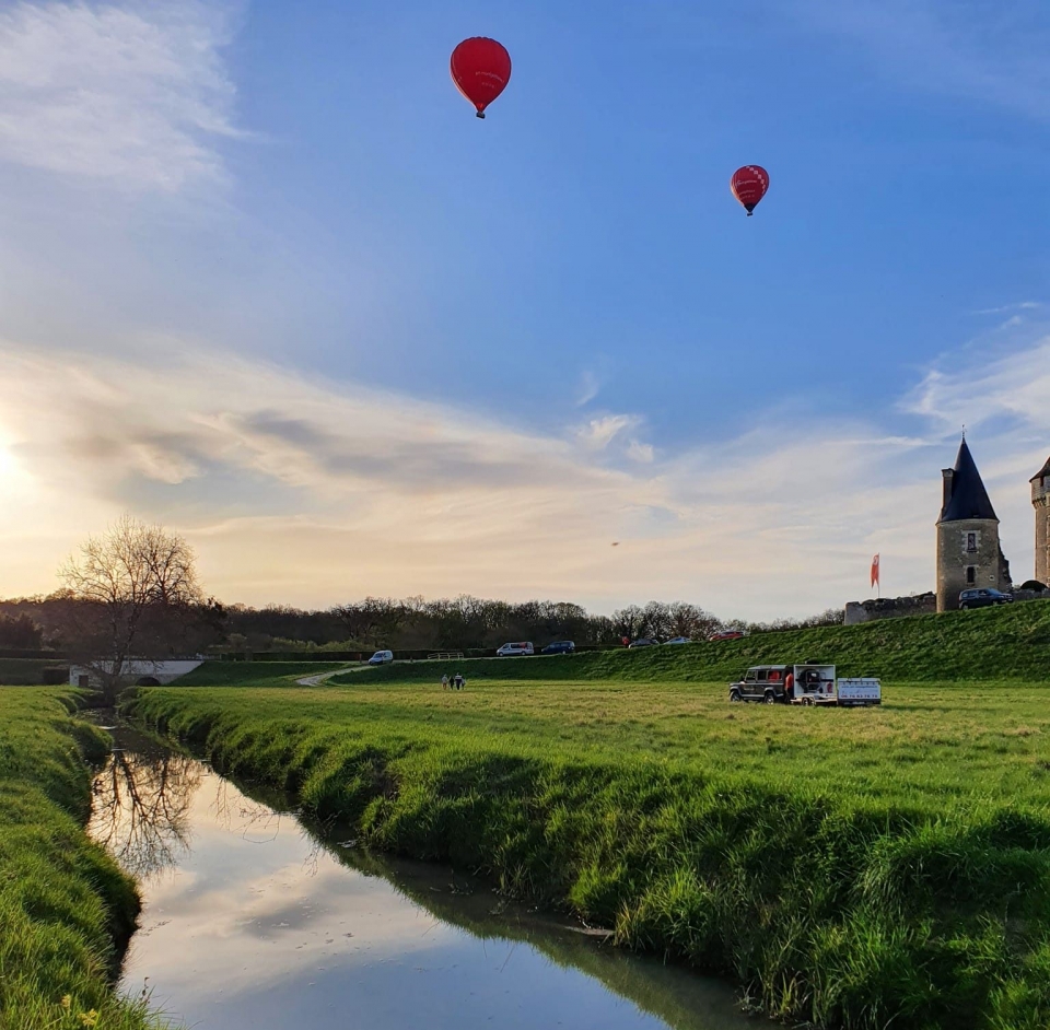 El globo aerostático preparándose para el vuelo 