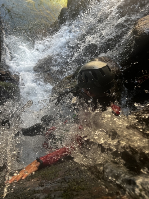  Deslízate en las piscinas naturales 