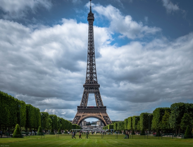 Espectacular vista de la Torre Eiffel 