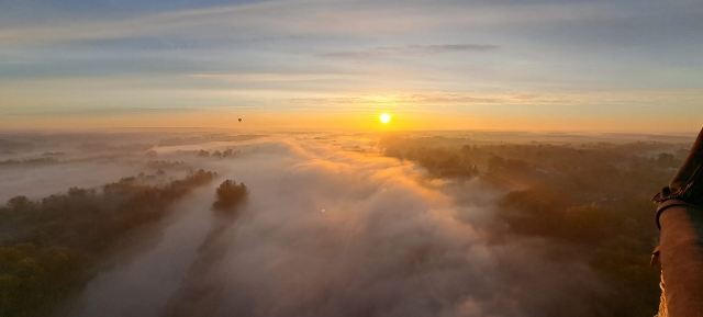  Al atardecer, las nubes hacen que el ambienle sea mágico