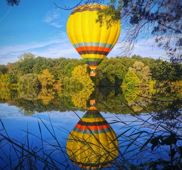  Acércale al río en un globo 
