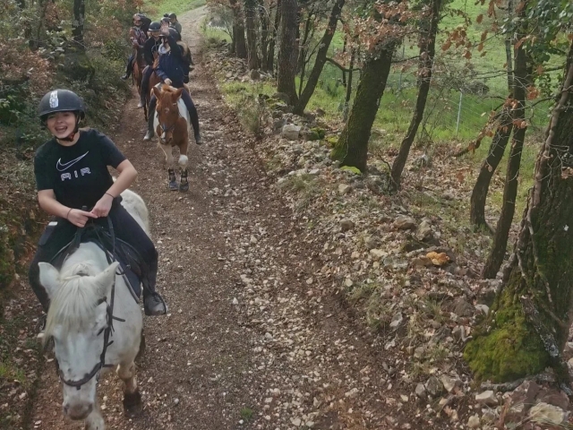 ¡Sonríe, está a caballo!