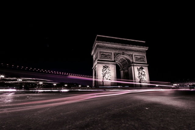  Justo en la Place de l'Etoile