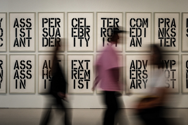 Experimenle las obras de varios artistas 