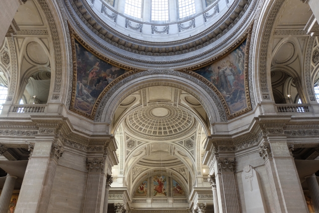  Los frescos en los techos del Panteón 