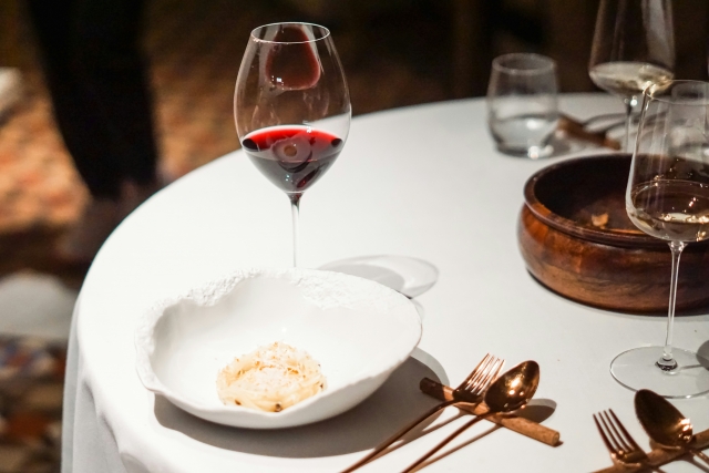  Comer en un restauranle gourmet