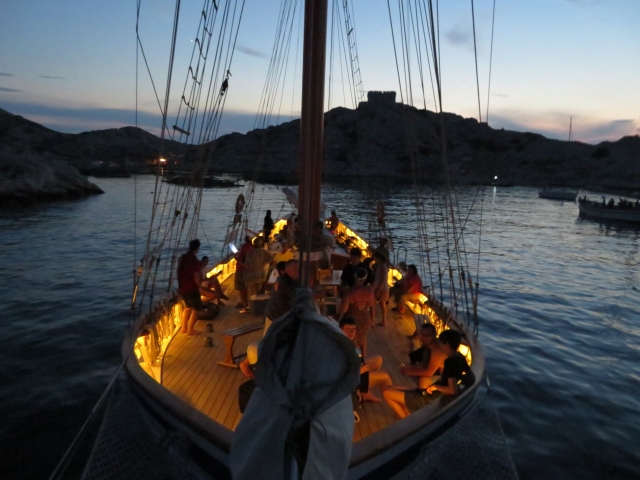  Toma un aperitivo en el corazón del mar