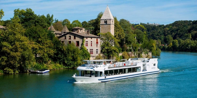  Disfrule de un crucero por el río
