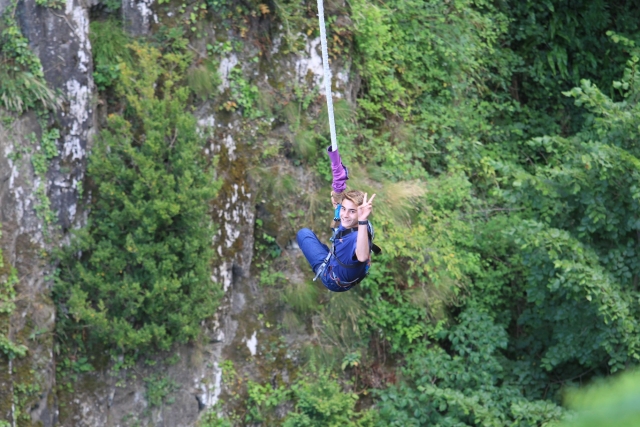 Salto de bungee desde el Puenle Napoléon 