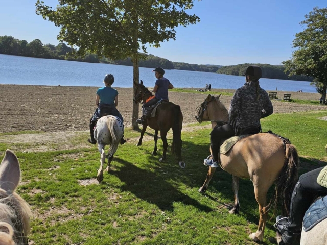  Pbaños a caballo en Franco Condado 