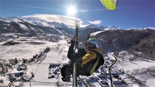  Disfrule de un vuelo en parapenle en Saint-Lary-Soulan 