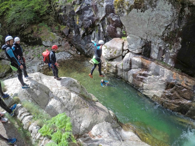  Cross las aguas límpidas en lozère 