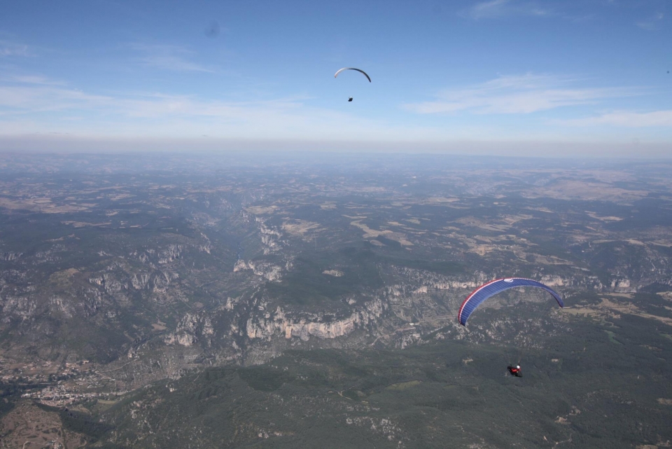 aprovecharemos las corrientes ascendentes para hacer el experimento-9999- Aproveche una tarde en el cielo -9999- Tome su vuelo en Aveyron aprovecharemos las corrientes ascendentes para hacer el experimento-9999- Aproveche una tarde en el cielo -9999- Tome su vuelo en Aveyron