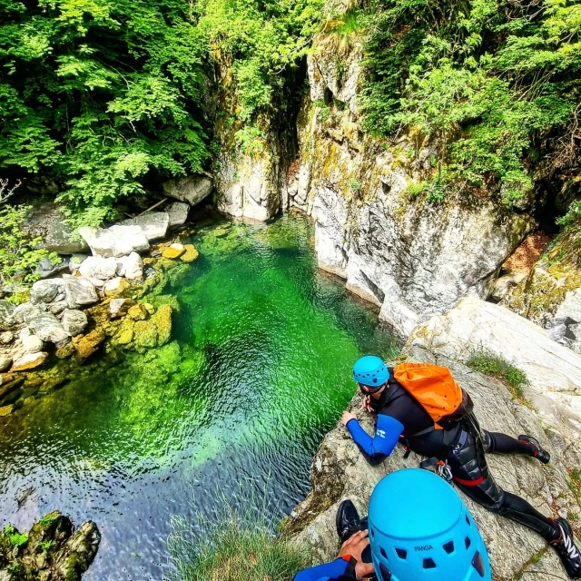  Reserve su actividad de cañón en Ardèche 