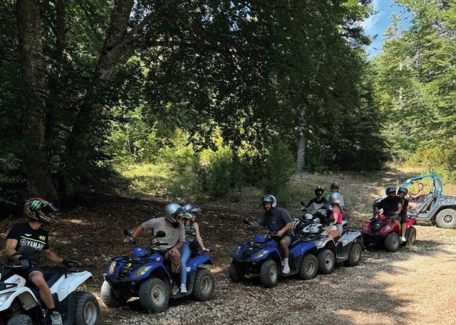de los cuatrimotos de dos salones disponibles para una camicrema en Côte d'Azur