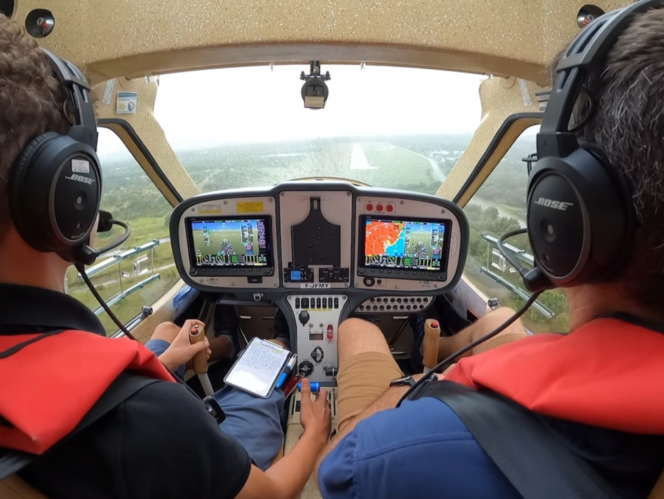  live an experience supervised by a graduate pilot 
