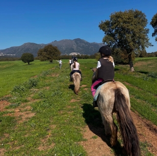 Pbaños a caballo por la cerro - San Giuliano - 1h