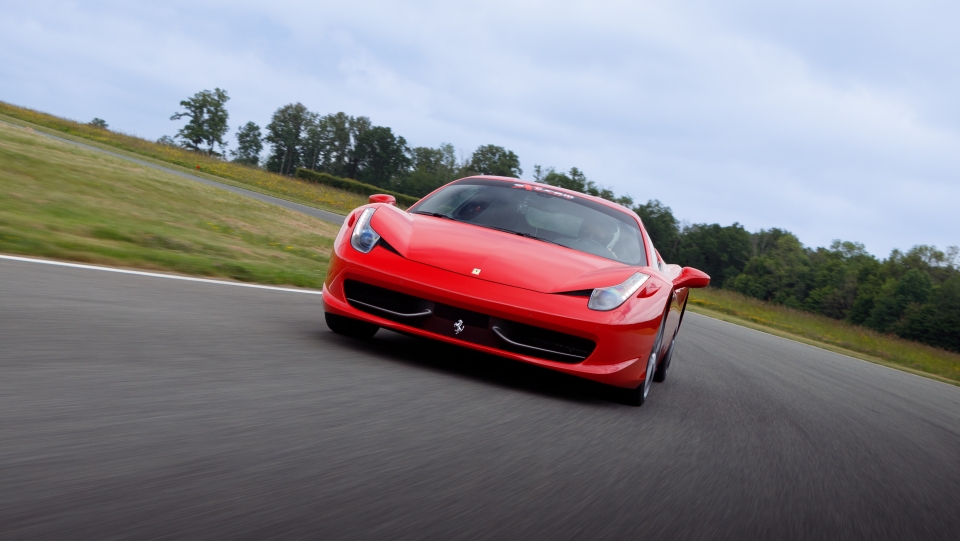 Reservación su curso de conducción Ferrari 