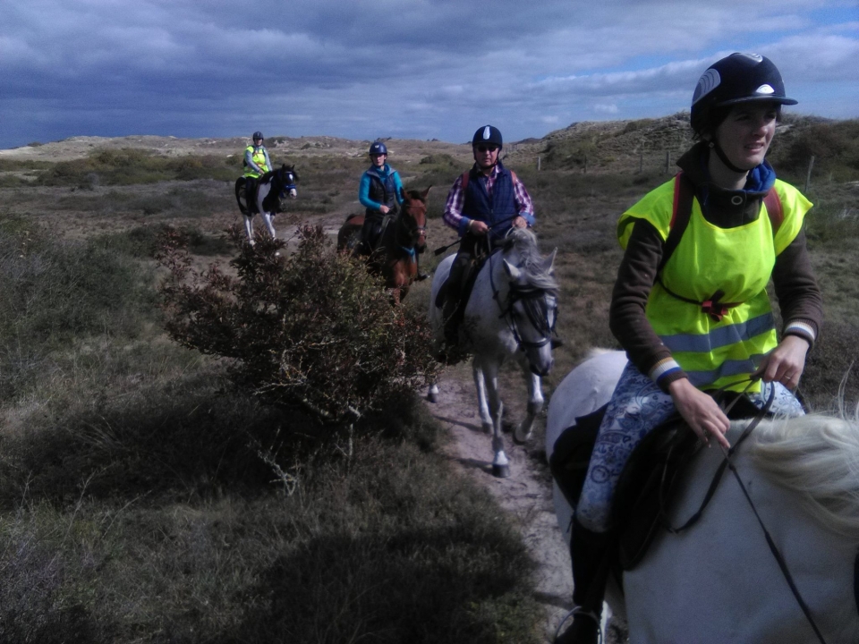 Pbaños a caballo en el norte de Francia 