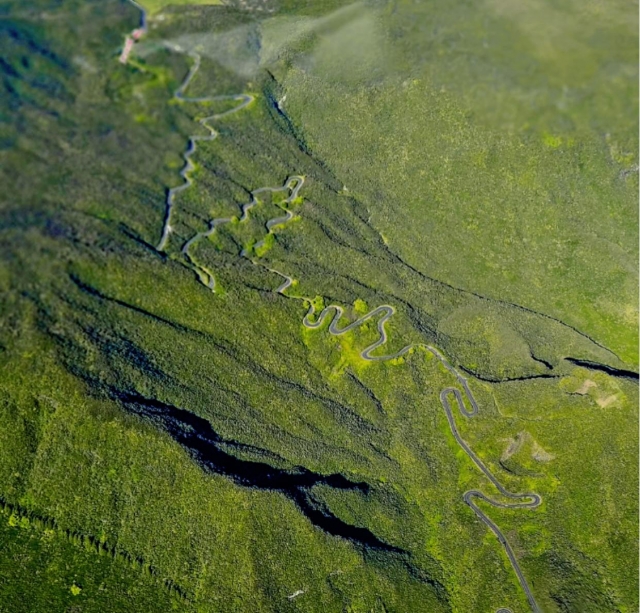  Vuela sobre el Trou de Fer y otras maravillas naturales 