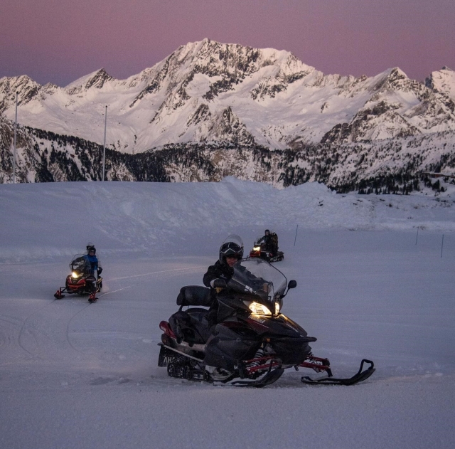 Paseo privado en moto de nieve por los 3 Valles - 1 hora