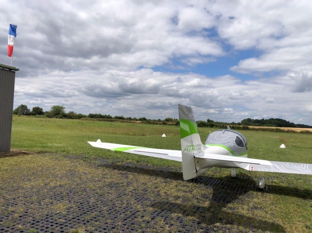  El ultraligero visto desde atrás 