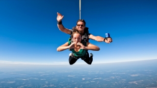 Salto en paracaídas tándem en Mimizan + vídeo a bordo