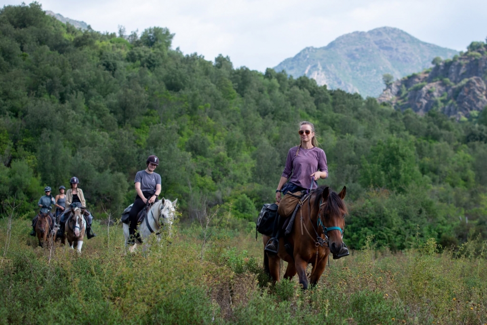  Pbaños a caballo en el valle de Cortenais 