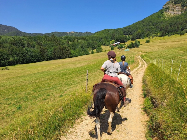  Descubra Saboya a caballo