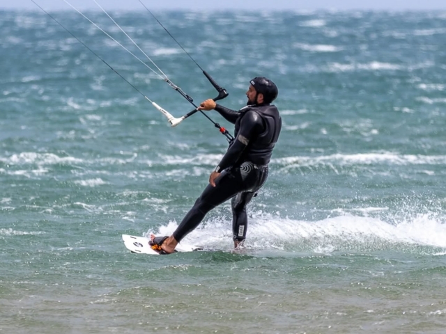 Aprende kitesurf en Aude 