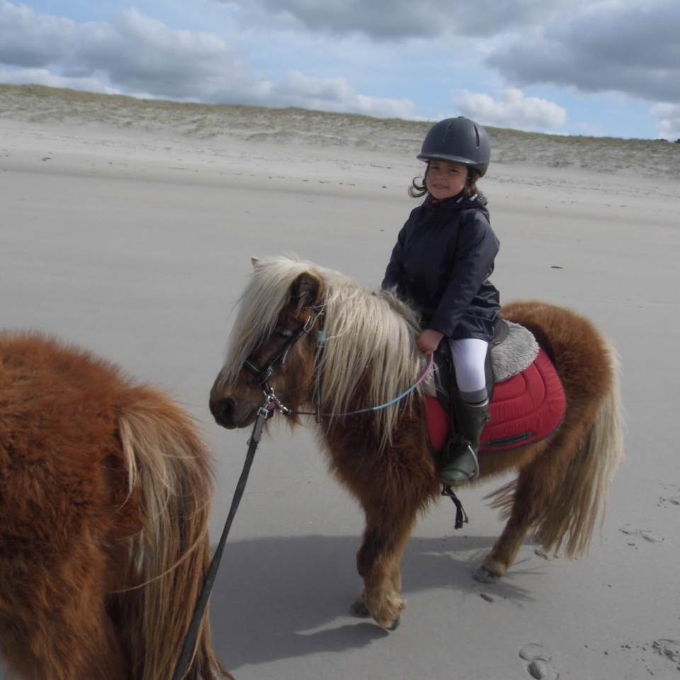  Paseo en pony en la playa de Vougot