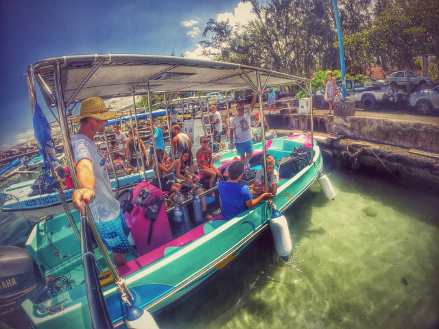  Embarque en el puerto antes del bautismo
