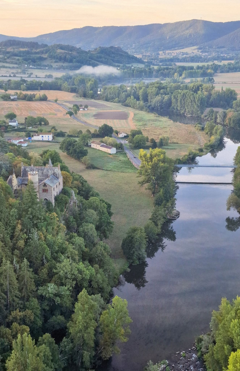  Río y castillo vistos desde la góndola 