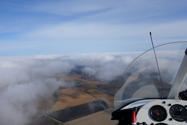  El ULM sobre las nubes 
