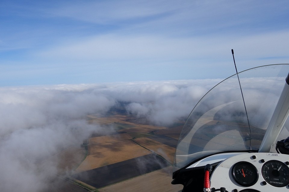  El ULM sobre las nubes 