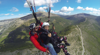 Vuelo en parapente biplaza para niños en Saint-Vallier-de-Thiey