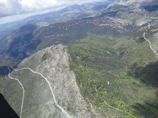  La cresta y la carretera vistas desde arriba
